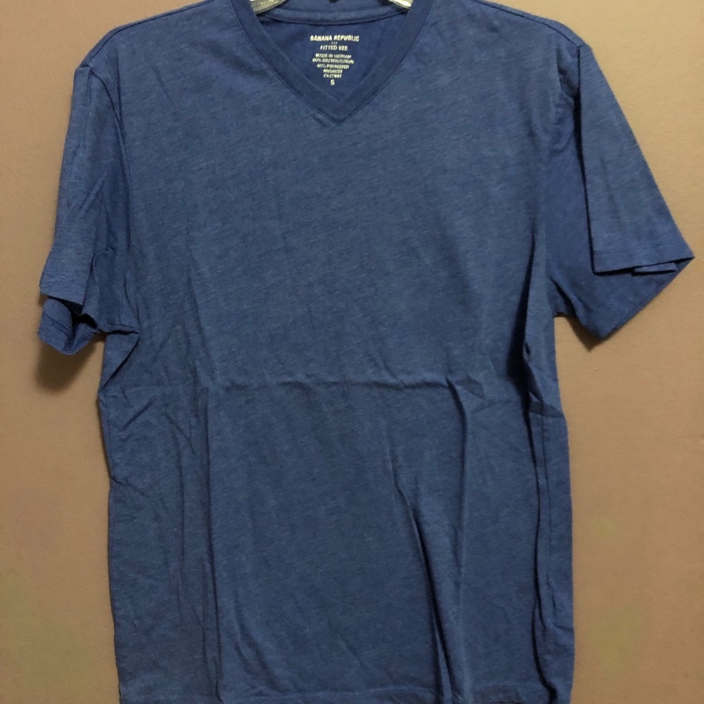 Banana republic v neck t shirt